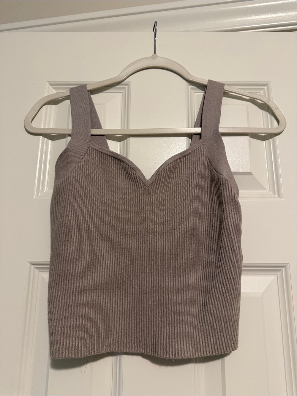 Abercrombie Ribbed Sweetheart Neck Tank Top in Taupe